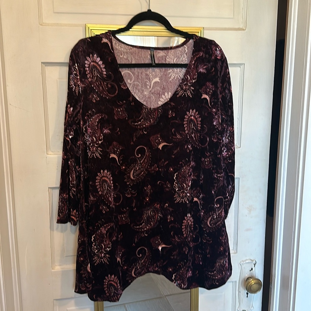 Bleeker and McDougal purple paisley velvet tunic style top size XL